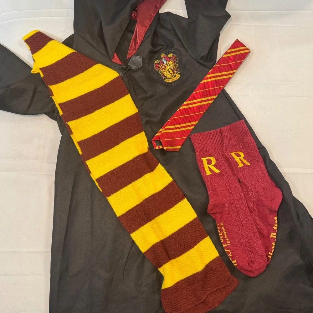 Harry Potter Gryffindor Robe Costume Set Kids Small 4-6 Scarf Tie Socks Disguise